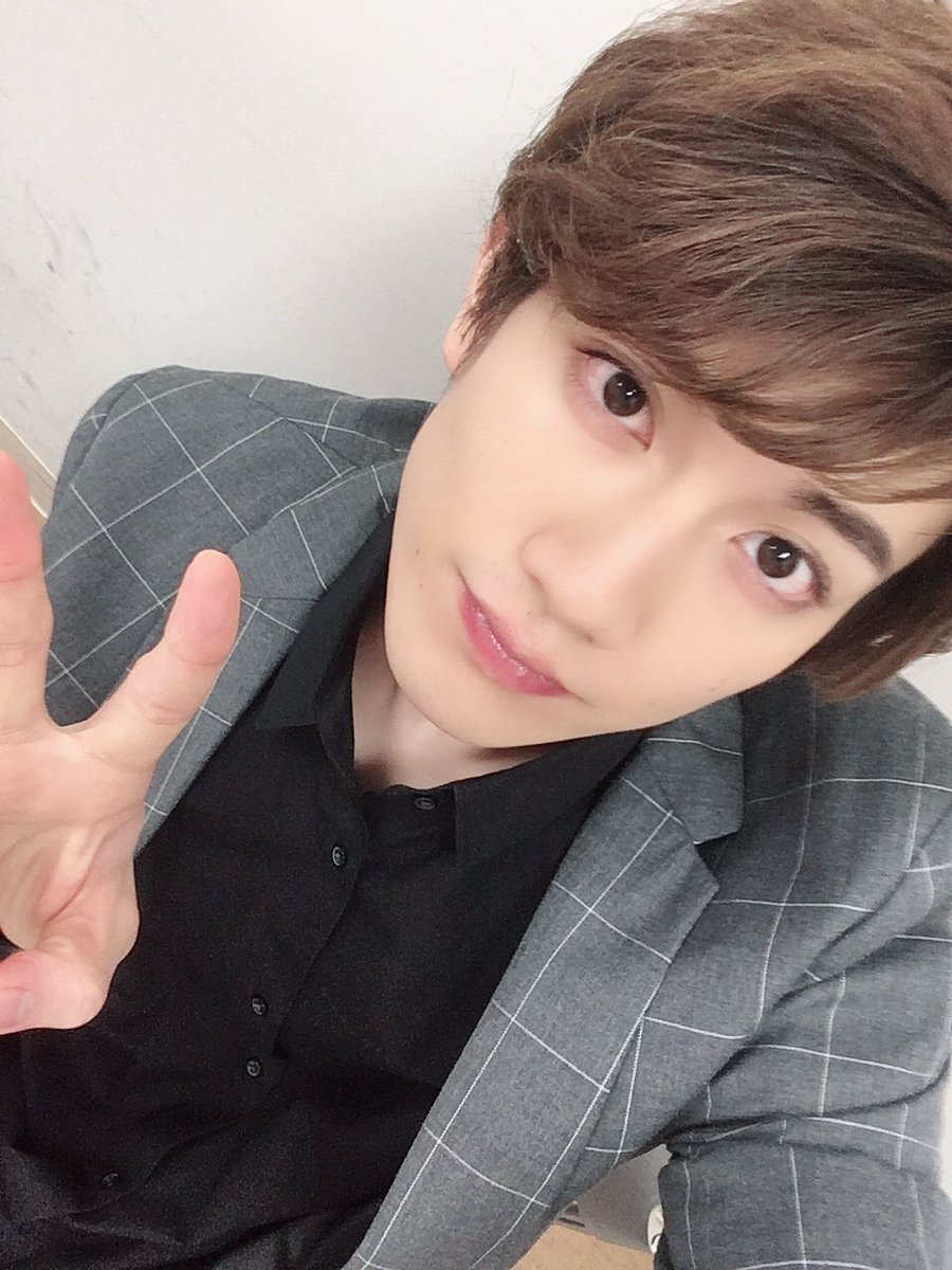 赤澤遼太郎 En Twitter 13時からイベントです 当日券も若干あるみたいですのでお時間のある方は是非お越しくださいませ 紀伊国屋書店グランフロント大阪店にてお待ちしております 楽しみです 赤澤遼太郎 En Twitter 13時からイベントです 当日券も若干あるみたいですのでお時間のある方は是非お越しくださいませ 紀伊国屋書店グランフロント大阪店にてお待ちしております 楽しみです