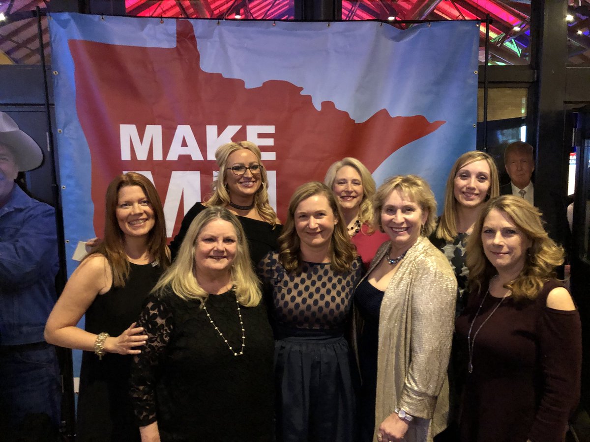 MNExcellence's tweet photo. A good time was had by all! Here are just a few of our 2018 Fellows enjoying the #LincolnReagan18 dinner tonight. It was also great to see so many MEPS alumni at the event. @mngop #MEPSWomentoWatch https://t.co/ugSuNZQVJr