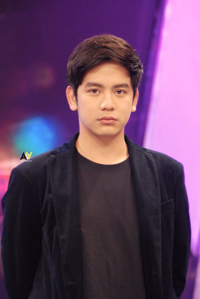 OrpillaOfelia's tweet photo. ABS CBN and Star Magic  , now you know what Joshua can offer and give to the viewing public. It's proven that he  has a lot more than the others of his generation. Please give him projects that's worth his talents and joshlia @amjoshuagarcia @barretoJulia 
#HelloNostalgia https://t.co/VHYr8saZ3b
