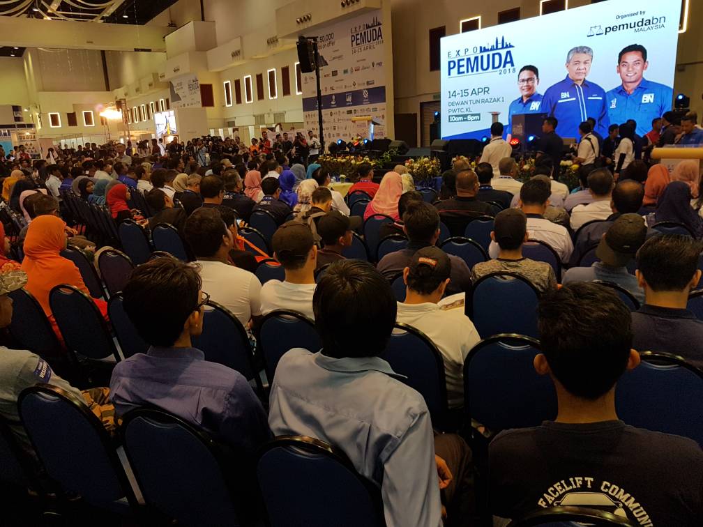 ExpoPemuda's tweet photo. We begin the 2018 edition of #ExpoPemuda with a dynamic Opening Ceremony this morning! Here is to another great event this year at PWTC KL! Join us today and tomorrow! #expo #openingceremony #property #jobs #vacancy #skills https://t.co/izTJAnVMUj