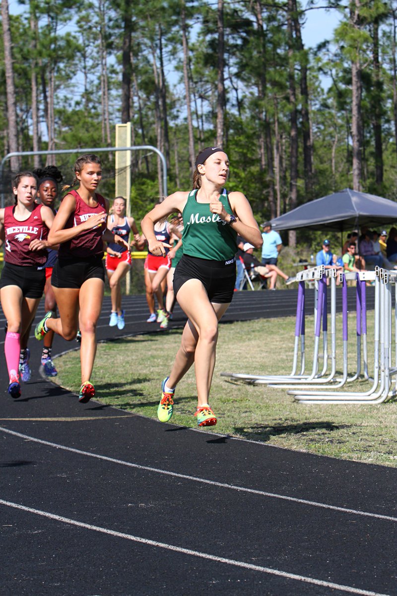 MosleyTrack's tweet photo. Lady Fin @ellagrace412 takes 3rd in the 1600 m and 4th in the 800 m to advance to the 3A Region Championship.  Way to run, Ella! 🥉🏅🐬 #FinFast https://t.co/pMDdsDIeba