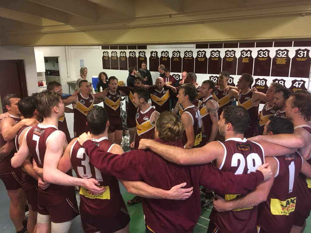 LPBearsfc's tweet photo. Wins for the U19s & the 2s.. lets make it 3 from 3 #gobears #nfldiv2 https://t.co/SN4KDM8iaU