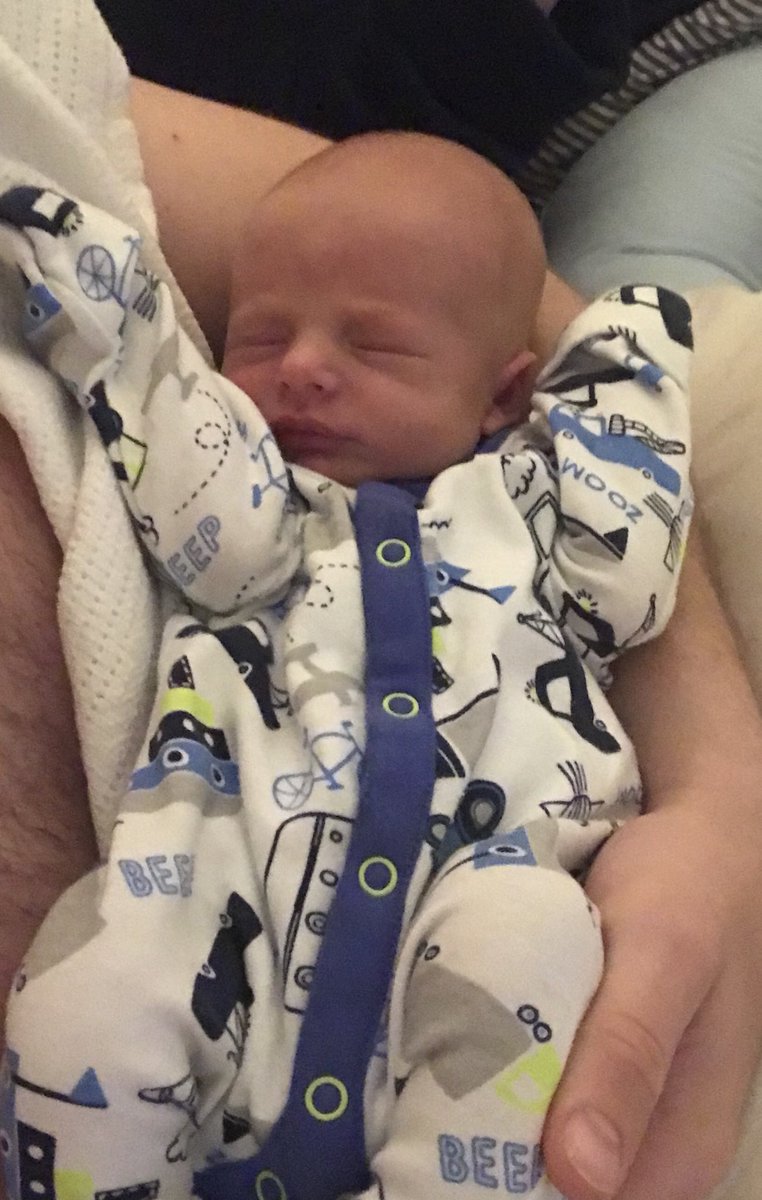 ben_green16's tweet photo. @BBCSport Up watching with 8 day old Ted 😴👶🏼#GC2018 #earlyriser #needaroutine #tireddaddy #babyTed https://t.co/tgPFvbuXXs