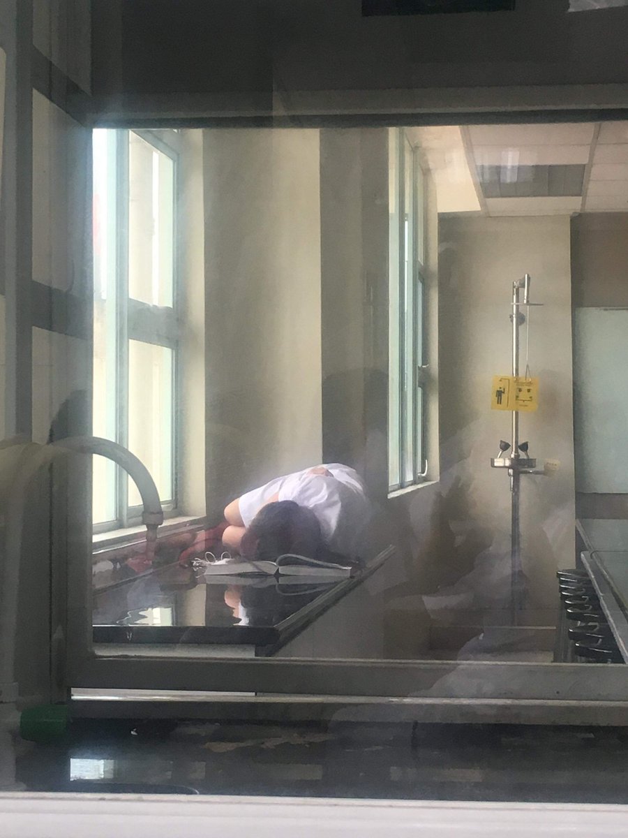 athenaaaaakaaai's tweet image. Medtech is life. But sleep is lifer. #LabanMedtech @medtechstudy