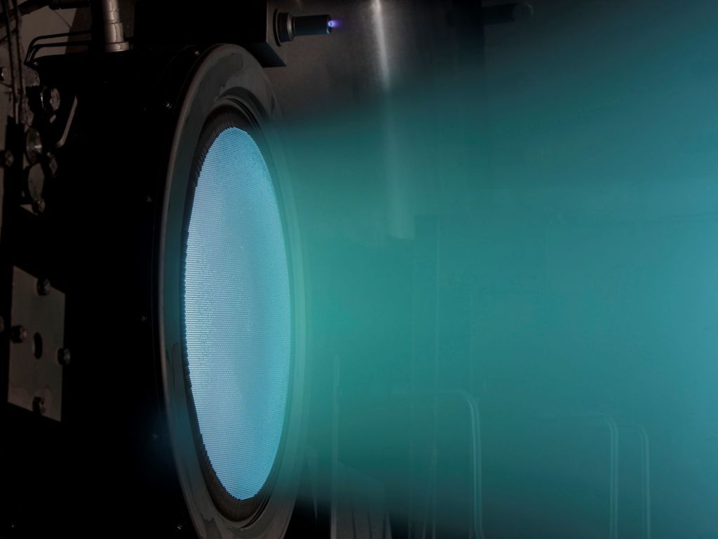 SpaceflightIns's tweet photo. NEXT-C electric propulsion engine poised for production https://t.co/iSOdQaVqwM https://t.co/17ykDDortR