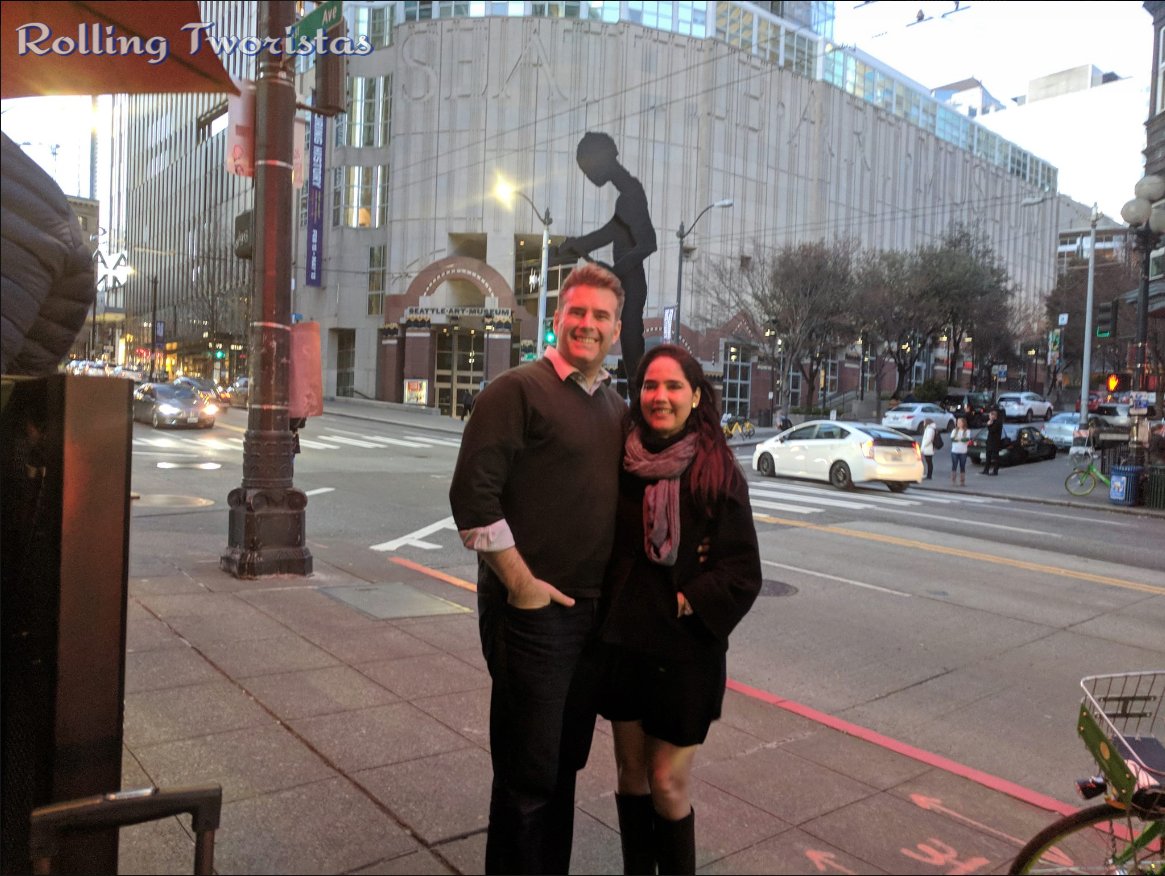Rolling2ristas's tweet photo. Always great to visit Justin @ViaRegis home town
When we @VisitSeattle we had to take the mandatory picture in front of the SAM #SeattleArtMuseum where we first met
@IHeartSAM

#RollingTworistas #visitseattle #SeattleArtMuseum #WeMetAtTheSAM 
#culturelove #VangeTapia #JustinRegis https://t.co/voXwDqC8jO