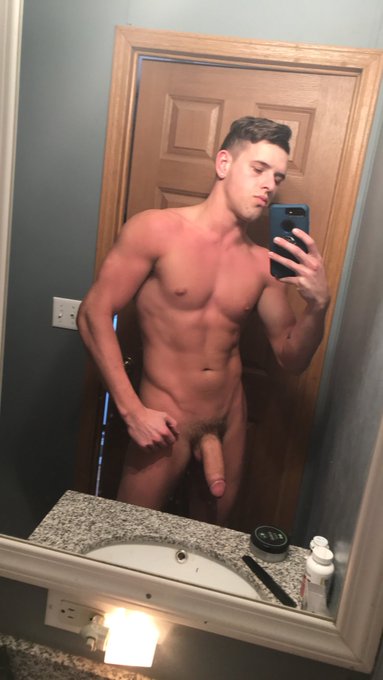 Sorry I&rsquo;ve been M.I.A lately here are some recent photos of me 😜😍 stay sexy and have a great weekend<a href="/tag/shampoochallenge"class="tags"><span>#shampoochallenge</span></a>
