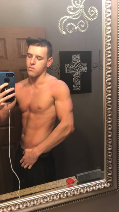 Sorry I&rsquo;ve been M.I.A lately here are some recent photos of me 😜😍 stay sexy and have a great weekend<a href="/tag/shampoochallenge"class="tags"><span>#shampoochallenge</span></a>