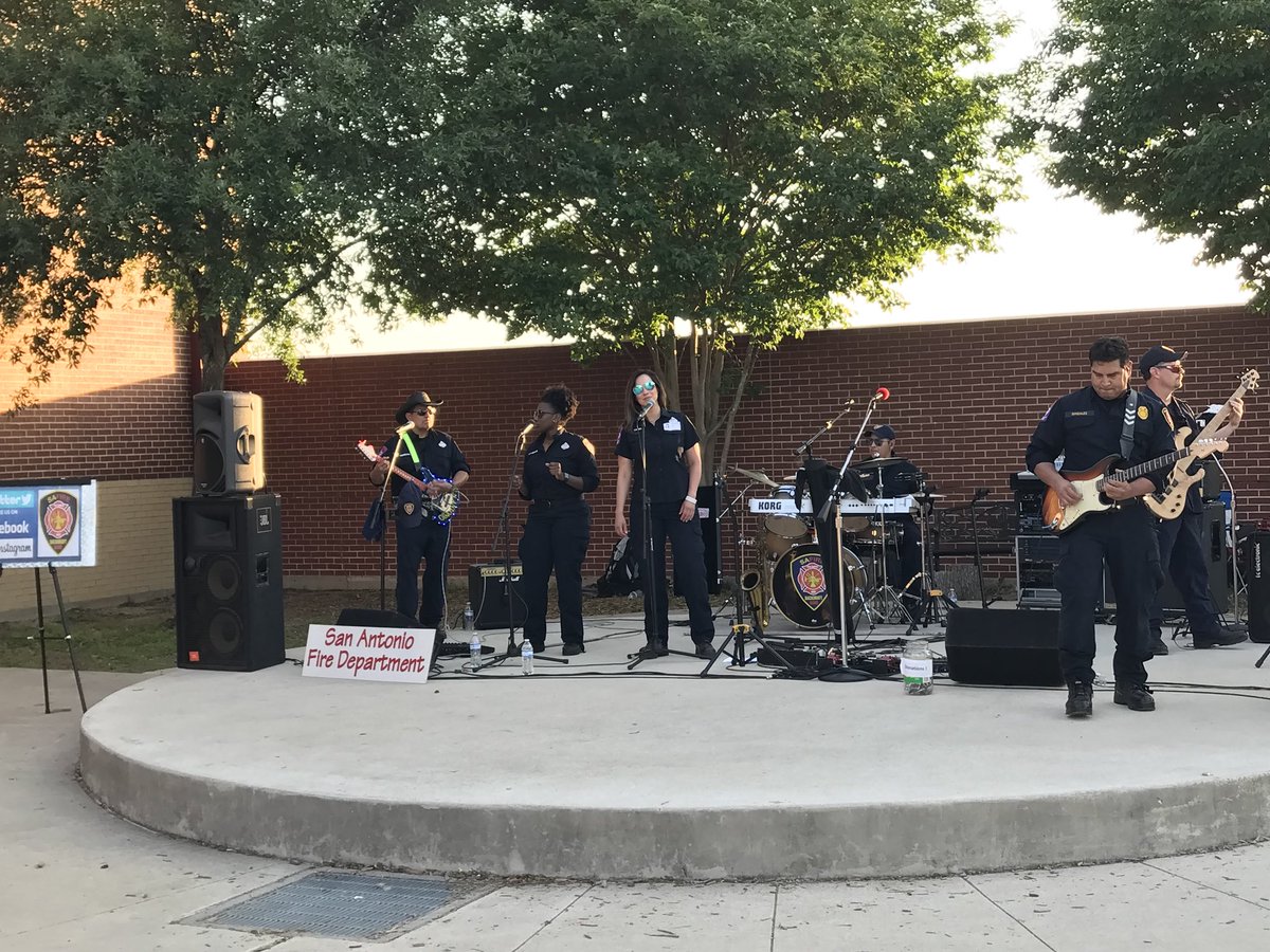 BehlauPTA's tweet photo. Backdraft was at our Spring Carnival!  Thank you SAFD for all of your support!  We are grateful that you all were able to perform for us! @NISDBehlau #WeLoveBackdraft https://t.co/zzITOaOhe9