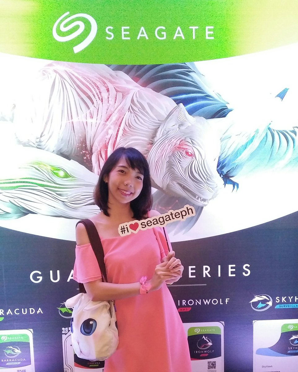 kitzcua's tweet photo. At the #SeagatePH booth at #Blogopolis 💚 https://t.co/2oOtcO69Sp