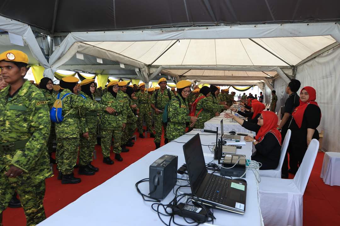 FriendsOfKDN's tweet photo. #RT @KDNPUTRAJAYA: RT @relamalaysia: #live Kehadiran anggota @relamalaysia terutama dari @RELA_Perak semakin ramai di #HUT46 Peringkat Negeri Perak. #RELASetia4Negaraku @KDNPUTRAJAYA https://t.co/61da4fD92L