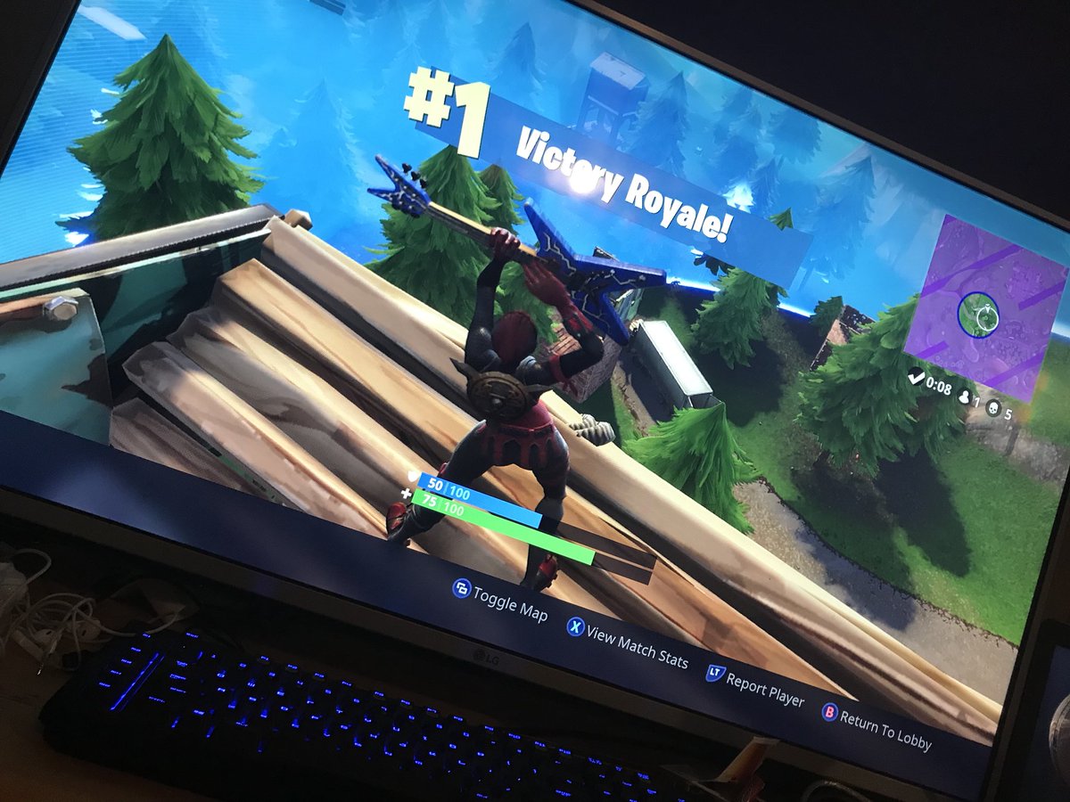 YTBrawl's tweet photo. Just got the W with a random fan!! https://t.co/5ooyBEwFtH