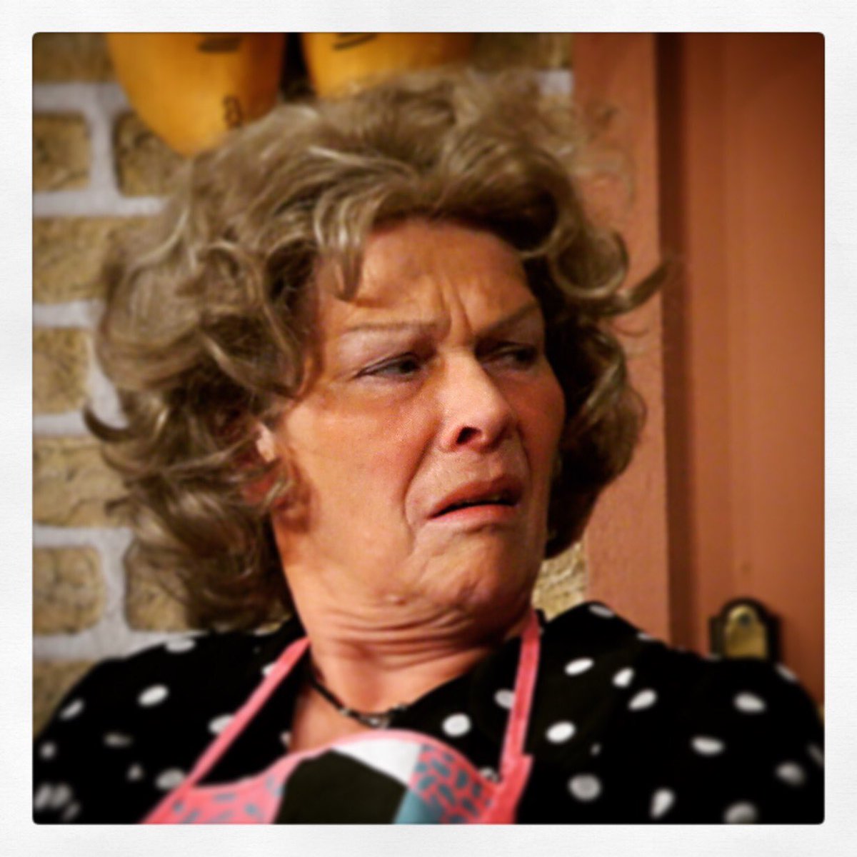 Lina Emonts, heej te zeen als Wilma Driessen (2012, Efkes veurstelle...ik bin òg dochter) speult vanaovend beej Silhouet zién 120e veurstelling! #Silhouet #Venlo #Toneel #Dialect #Humor #Klucht #Lachen #Jubileum