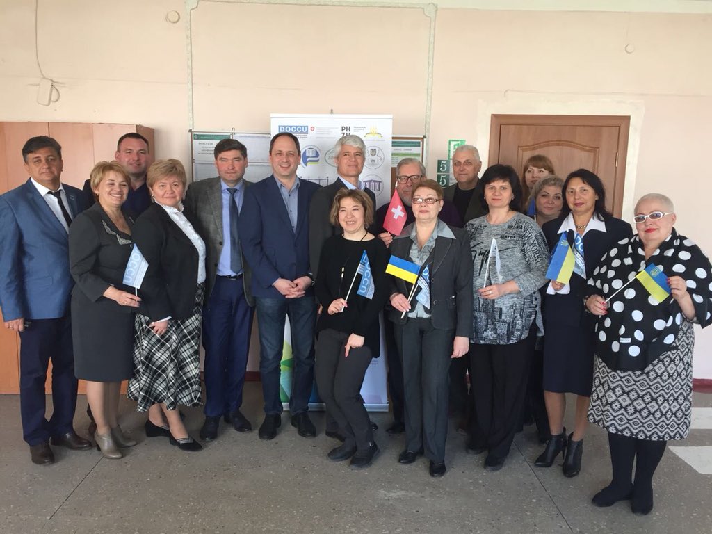 SwissUA's tweet photo. While in #Sieverodonetsk, delighted to see the 🇨🇭project of a new educational platform https://t.co/6W7YgTbcVC for professors, principals and students of all schools in #Ukraine already so well implemented and so warmly welcomed #DOCCU #Democracy https://t.co/rxYZYXCpTU
