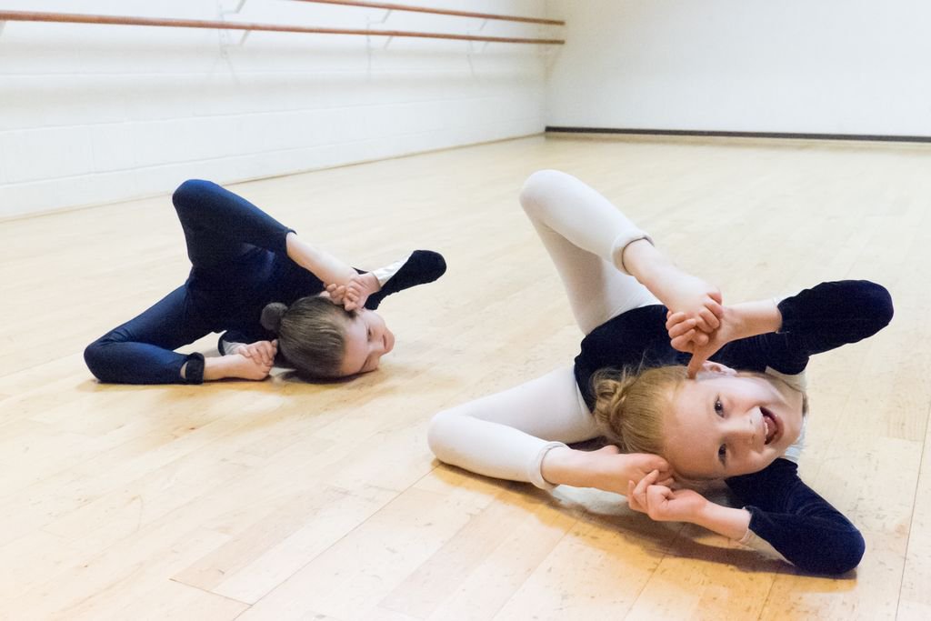 JVSNuneaton's tweet photo. We teach #Acrobatics to students from just 18 months old here in #Nuneaton. https://t.co/e16ZG9F99o