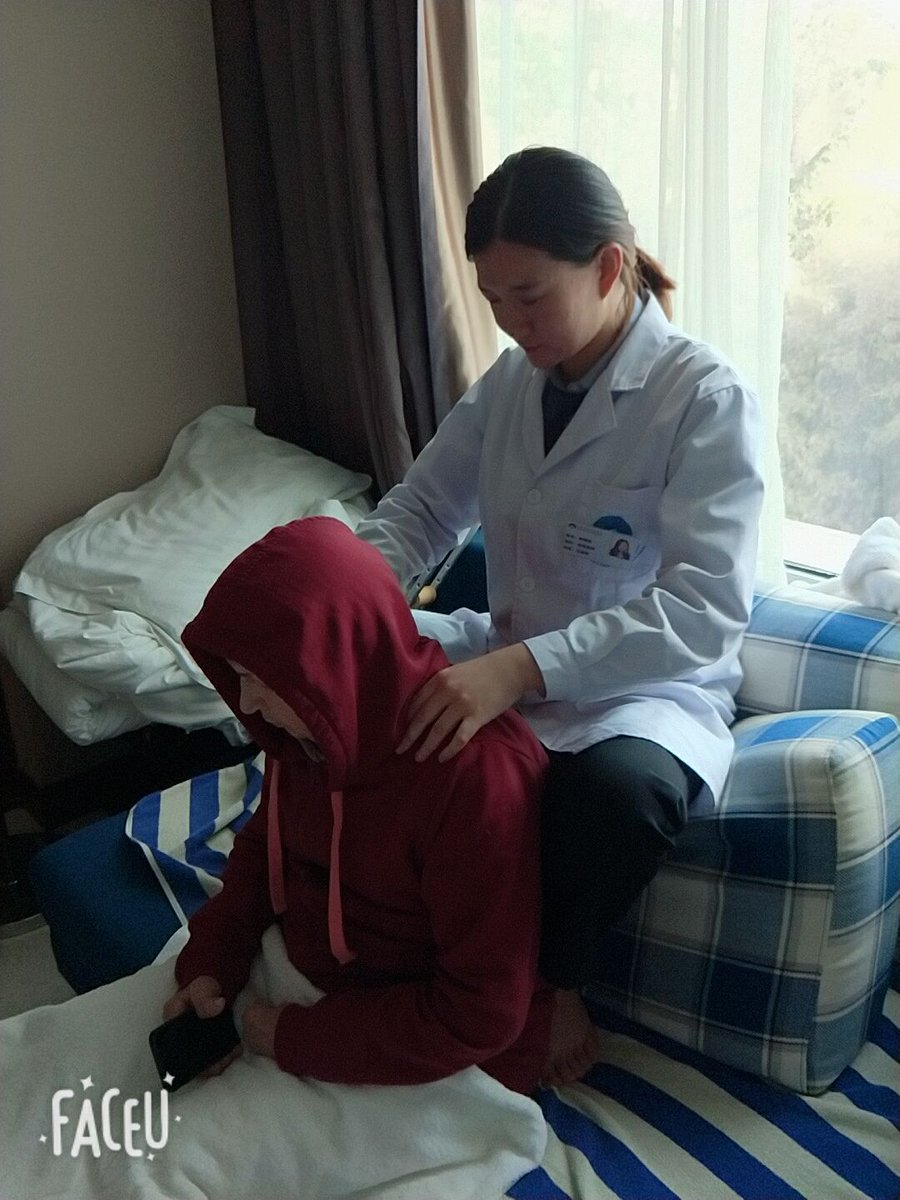The effect comes out better when massage goes together with medicated foot bath. Look, our renal patient was doing foot bath and massage together.