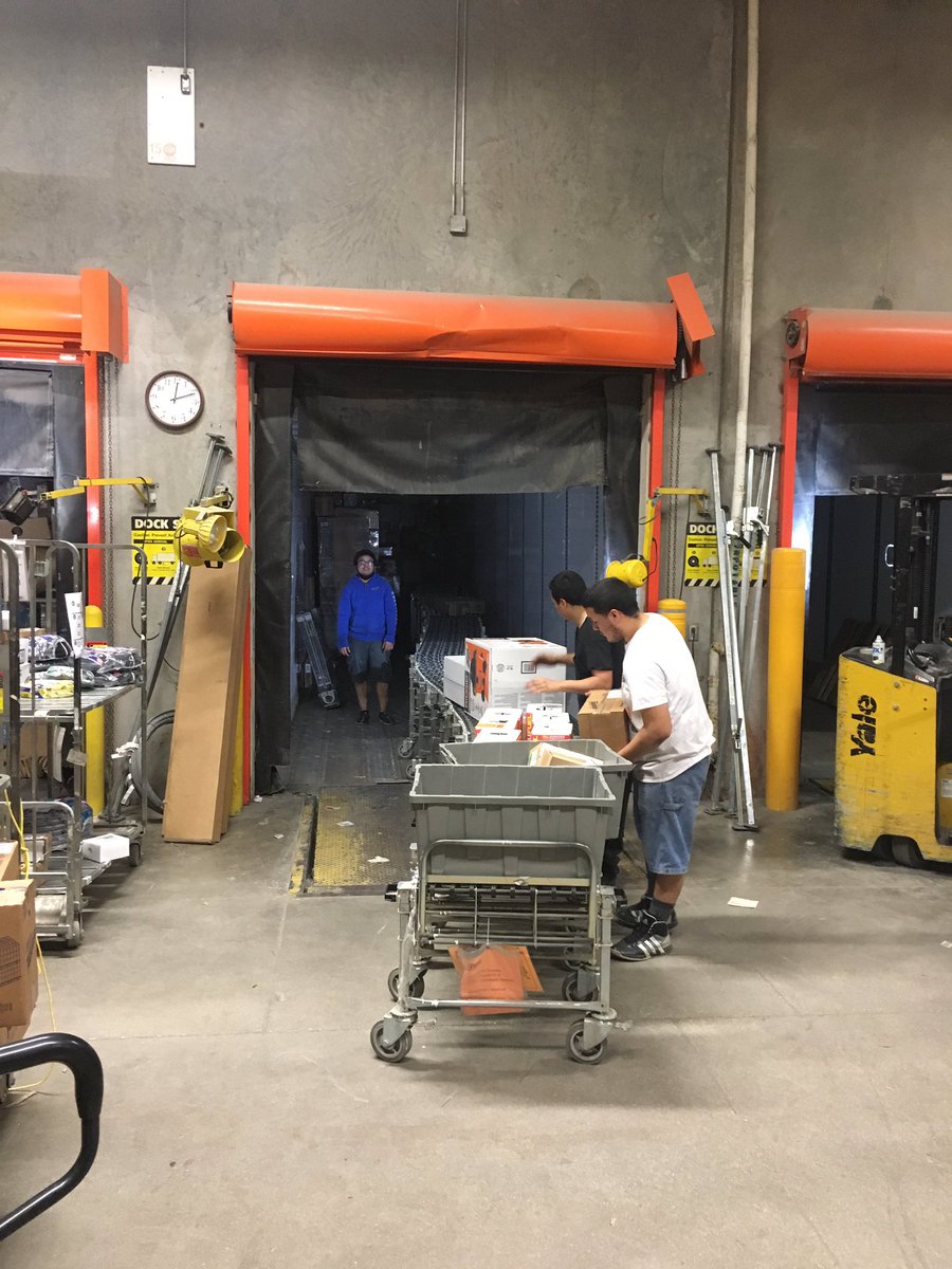 A Huge Shout Out once again to Orlando, Jordan &amp; Carlos for staying late to unload the 2nd RDC truck tonight💪🏼📦🚚 Y'all are truly AMAZING! Words can't express my appreciation! #TheyEatFreight #DedicatedTruckCrew #BlessedNOASM #SOS @KhariHeru <a href="/AkinsMel/">Mel Akins</a> @AmberD___ @Joshua0555HD