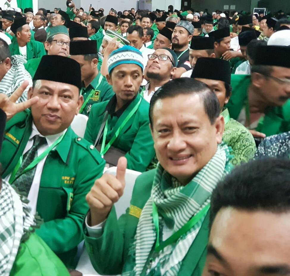 dpcpppoku's tweet photo. Ketua DPW PPP Sumsel Hadir diacara Munas Alim Ulama Partai Persatuan Pembangunan, 13~14 April 2018.

#PPPForJokowi
#PPPBersamaUlama
#MunasUlamaPPP https://t.co/OamJdOYADi