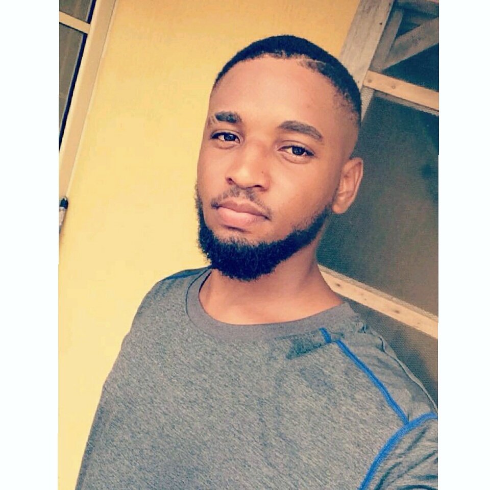 churchill_si's tweet photo. Hey guys, I need 5000 Retweets to win this selfie contest. Please RT. #ClearSelfieContest https://t.co/r1B9wvMWvy