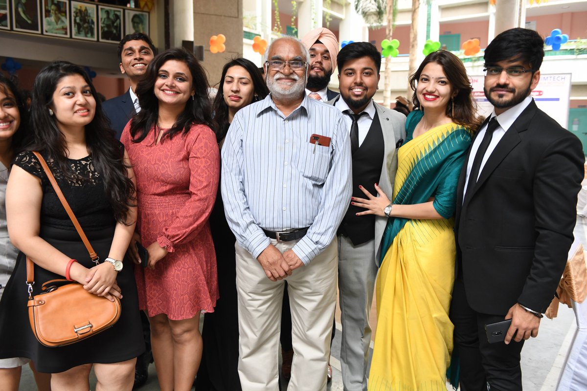 BIMTECHNoida's tweet photo. Convocation is one of the beautiful moments when students receive the hard earned master's degree and celebrate the success with family and friends.
Few more glimpses of the #BIMTECHConvocation2018 that was held recently for the 2016-18 Batch students https://t.co/YoQgx2Jx1H