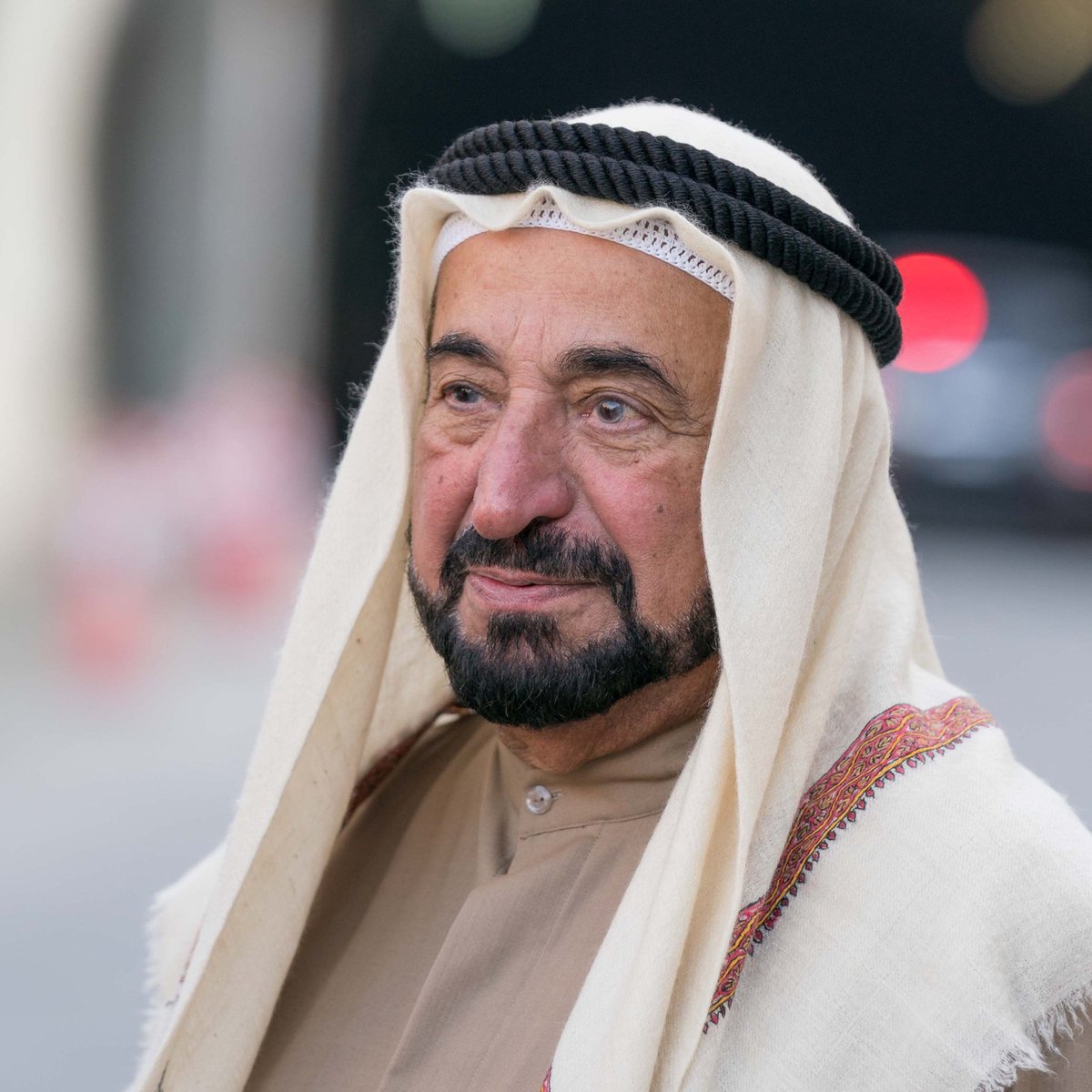 #طريق_الشارقه_خورفكان
#حاكم_الشارقة 
اللهُمّ إنّا نستودعتُك والدنا ( سُلطان القاسِمي ) و صِحته و صوته و راحة قَلبه و سعادته و عُمره فَلا تُرينا فِيه بأس يُبكينا ، فإنك خيّر حافِظ 💙 . .