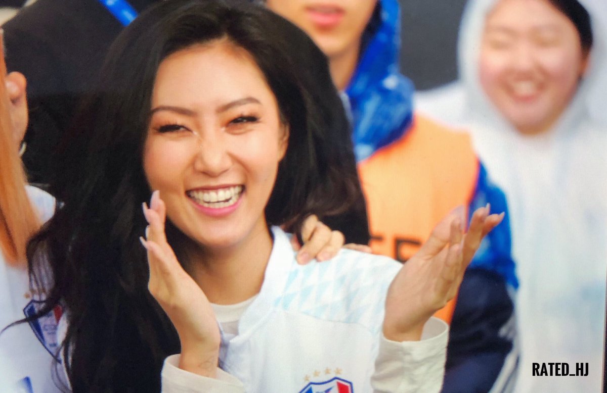 Rated_HJ's tweet photo. 180414 수원월드컵경기장 
#마마무 #화사 #혜진 https://t.co/qJKkCv9SrE