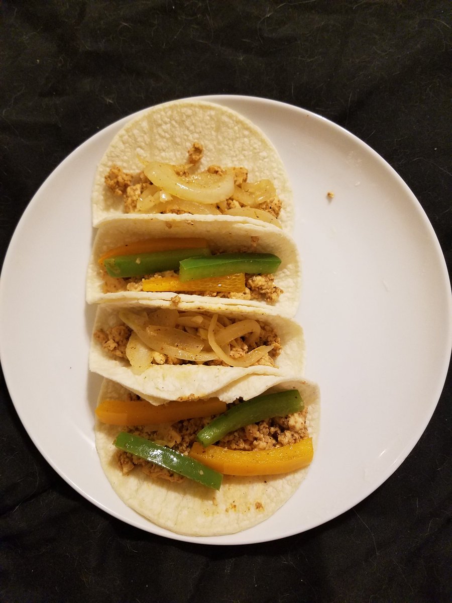 lettucemakefood's tweet photo. Look at these tacos! I made these tacos! I'm so proud of me! #plantbased #livefastdielast https://t.co/C8sV14Sj8G