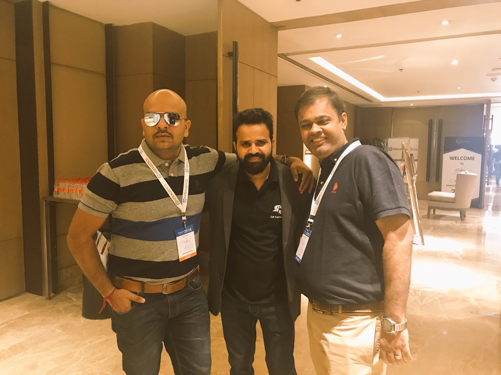 ssdulawat's tweet image. Work busy man @dbeniwal21 at @CsharpCorner #CsharpCon18 @jinalshah999