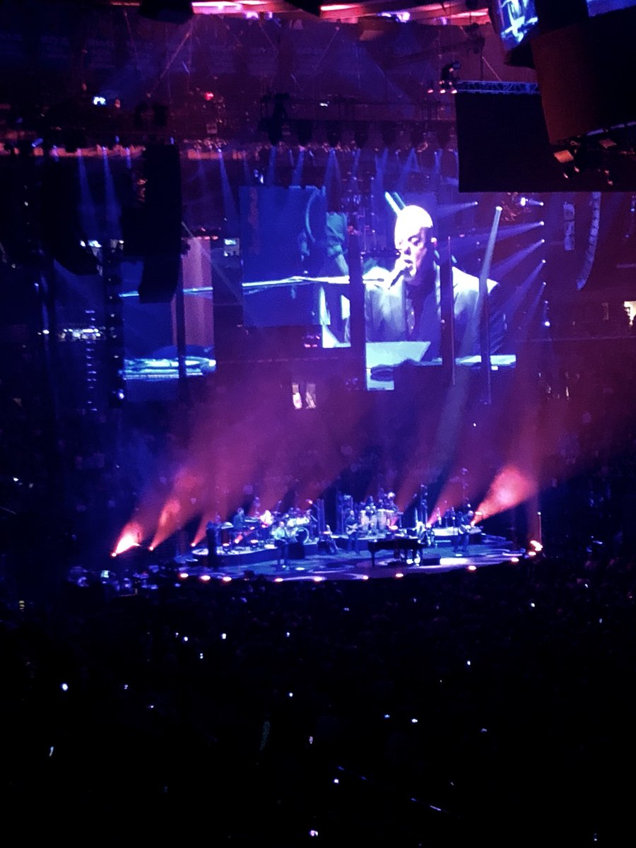 JasonBelyea's tweet photo. Sing us a song ... you’re the piano man #billyjoel https://t.co/LuHfyuhSVb