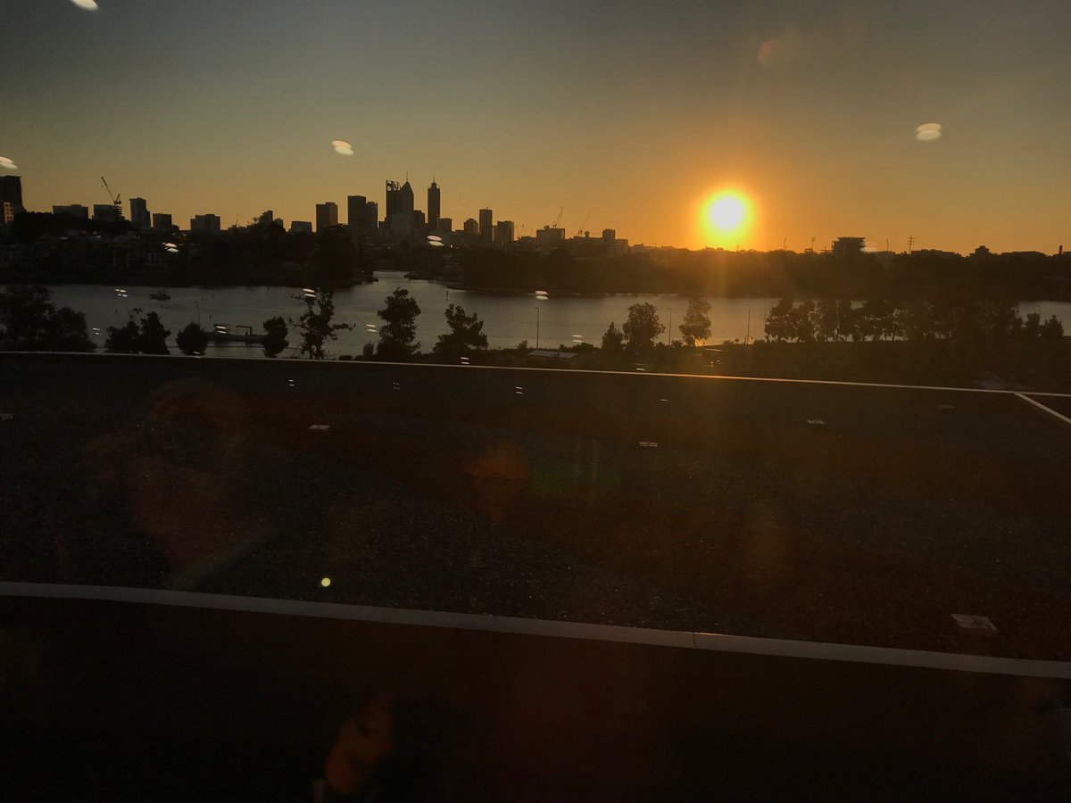 GaryODonnell10's tweet photo. WCE v GC River Room Sunset 🌅 #6000views https://t.co/BohRmf4HYY