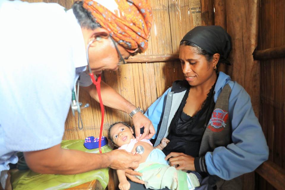 MdSTimorLeste's tweet photo. Health Minister Dr Rui AraΓΊjo participated in #SaudenaFamilia SnF domiciliary visits - dignose, treat & refer cases - #Ermera Municipality, #Letefoho & #Atsabe Posts. Several acute #malnutrition cases compounded by socio-economic & #WASH challenges identified #TimorLeste #SDG3. https://t.co/T11dmcLFGH
