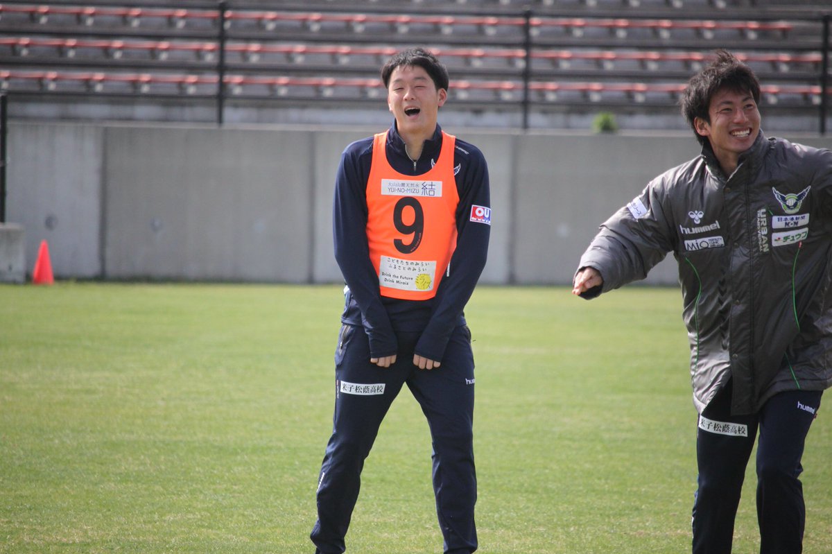 ガイナーレ鳥取 4 14 ガイナーレ鳥取 背番号31 細田歩夢 選手の誕生日 ユース出身で2年目の今シーズン 偉大な先輩の背中をみながら日々トレーニングに打ち込んでいます あゆむ 誕生日おめでとう Gainare ガイナーレ鳥取 Hbd T