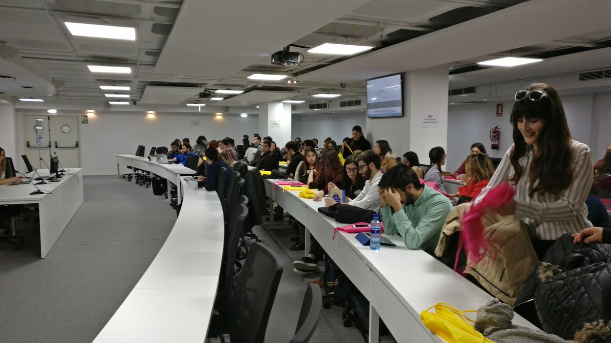 CEEIBIS's tweet image. Después de un día increíble con la #IIIJEIB ya estamos en Puerta de Toledo preparados para dar comienzo a la #IIEM.