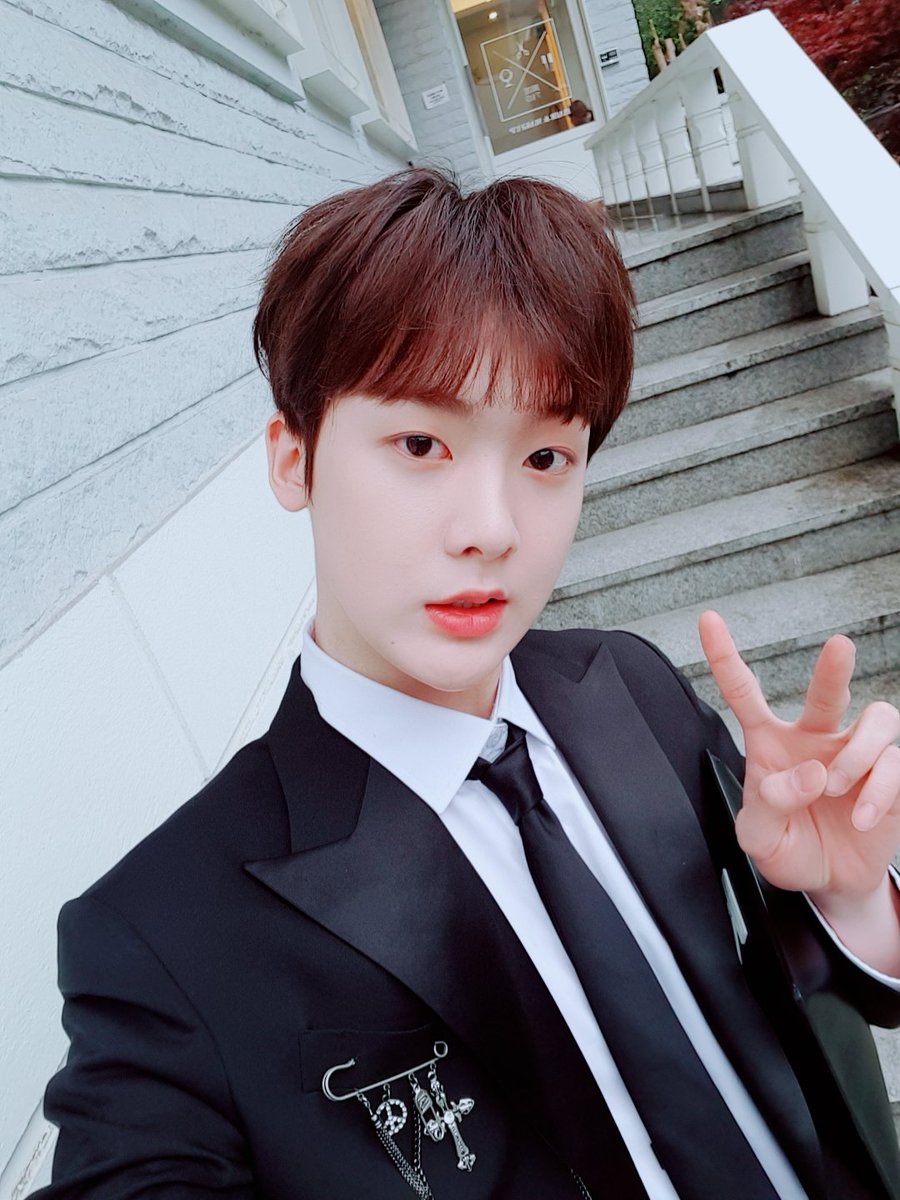 offclASTRO's tweet photo. 이따바요 아로하♡♡♡
#보고싶어 #따나캡틴 https://t.co/USwAT7QlZI