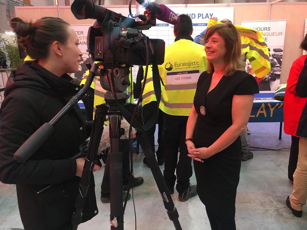 Direct 🔴 interview de <a href="/Nadine_CRINIER/">Nadine CRINIER</a> DR de @poleemploi_HDF au forum log &amp; play sur les besoins et opportunités d’emploi dans le transport &amp; logistique dans les #hautsdefrance