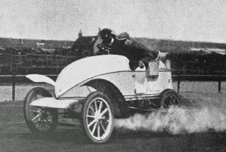 autoancienne's tweet image. Le 13 avril 1902, Léon #Serpollet bât le #record du monde de vitesse à #Nice au volant d'une voitur eà vapeur : wp.me/p3ZJlB-2XW
#classiccar