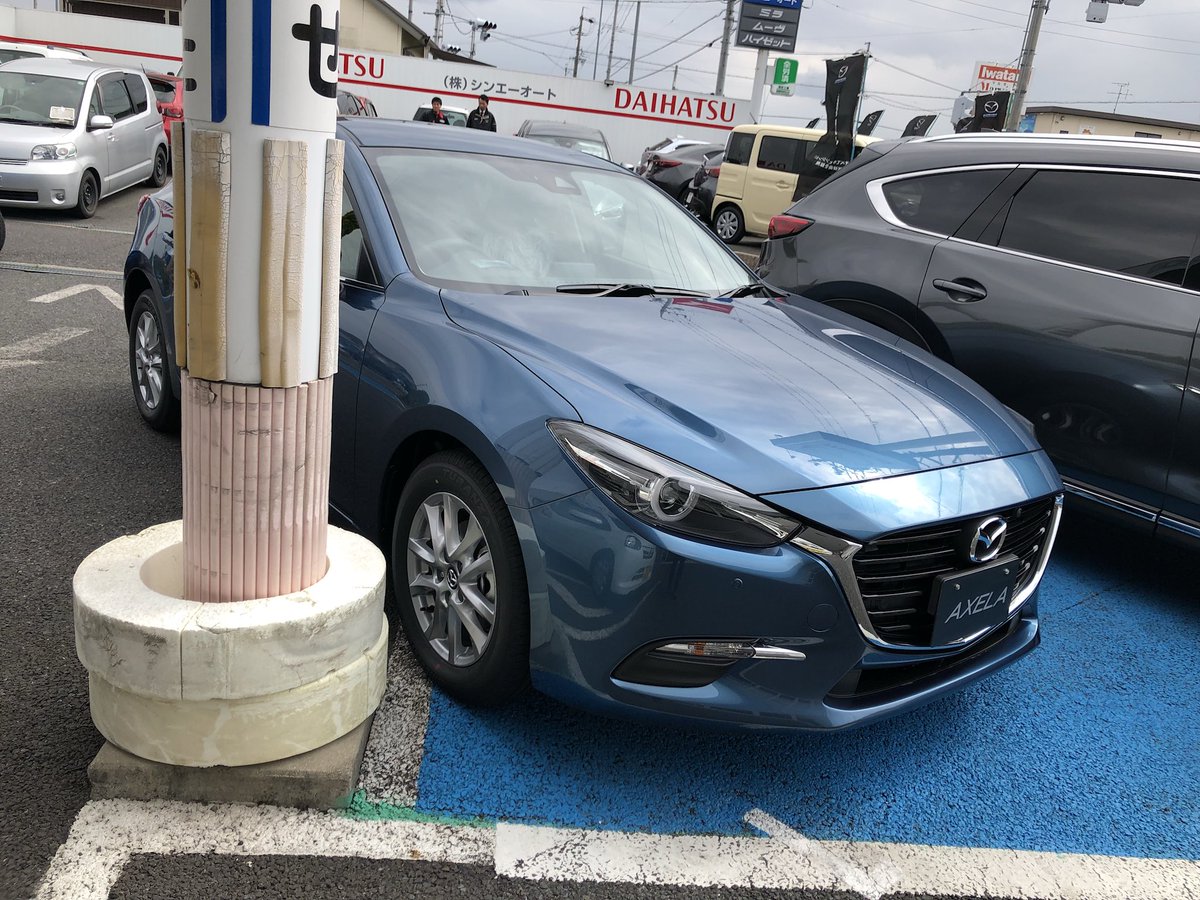 マツダオートザム稲沢 Pa Twitter アクセラスポーツの展示車が新しく入庫しました 色はエターナルブルー 高級感のあるかっこいい色でみとれてしまいます