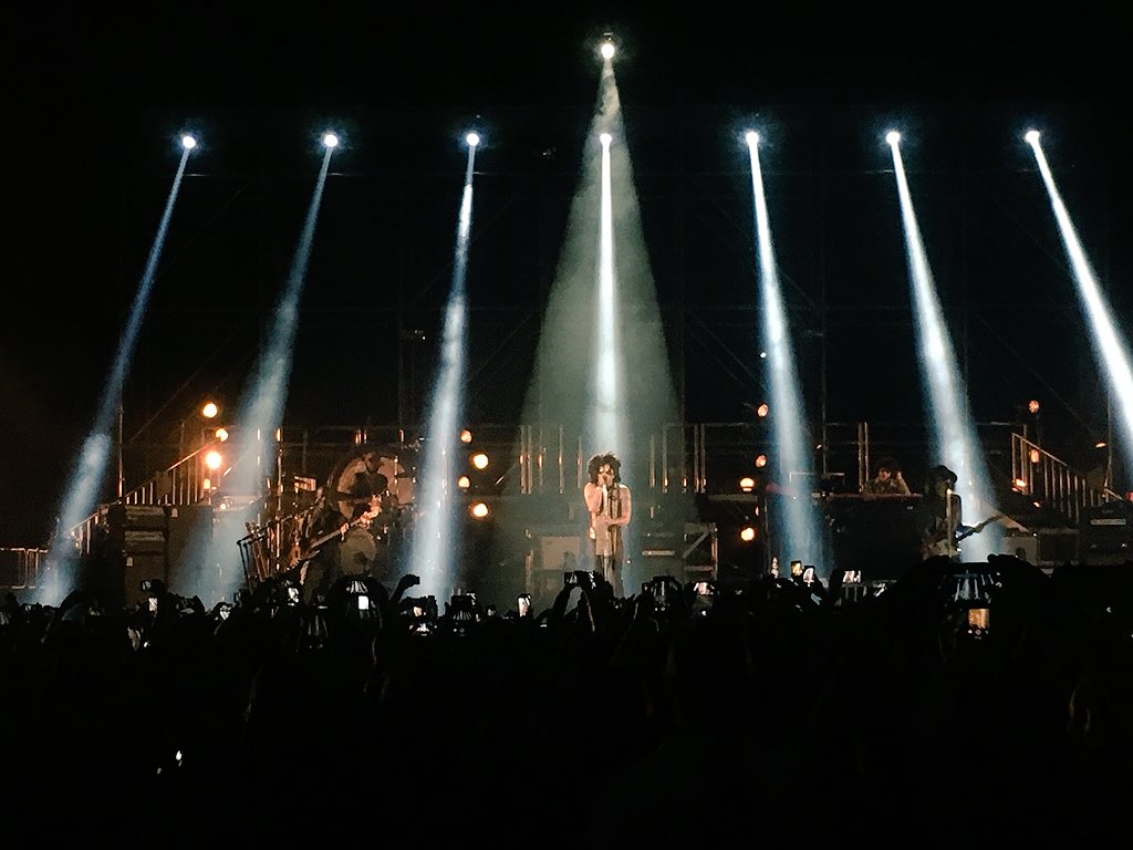 VivianTrian's tweet photo. @LennyKravitz WOOOOOOW 
La cosa más sexy sobre el planeta! #superconcierto #LennyKravitzEnMexico https://t.co/6nNrmj5hZn