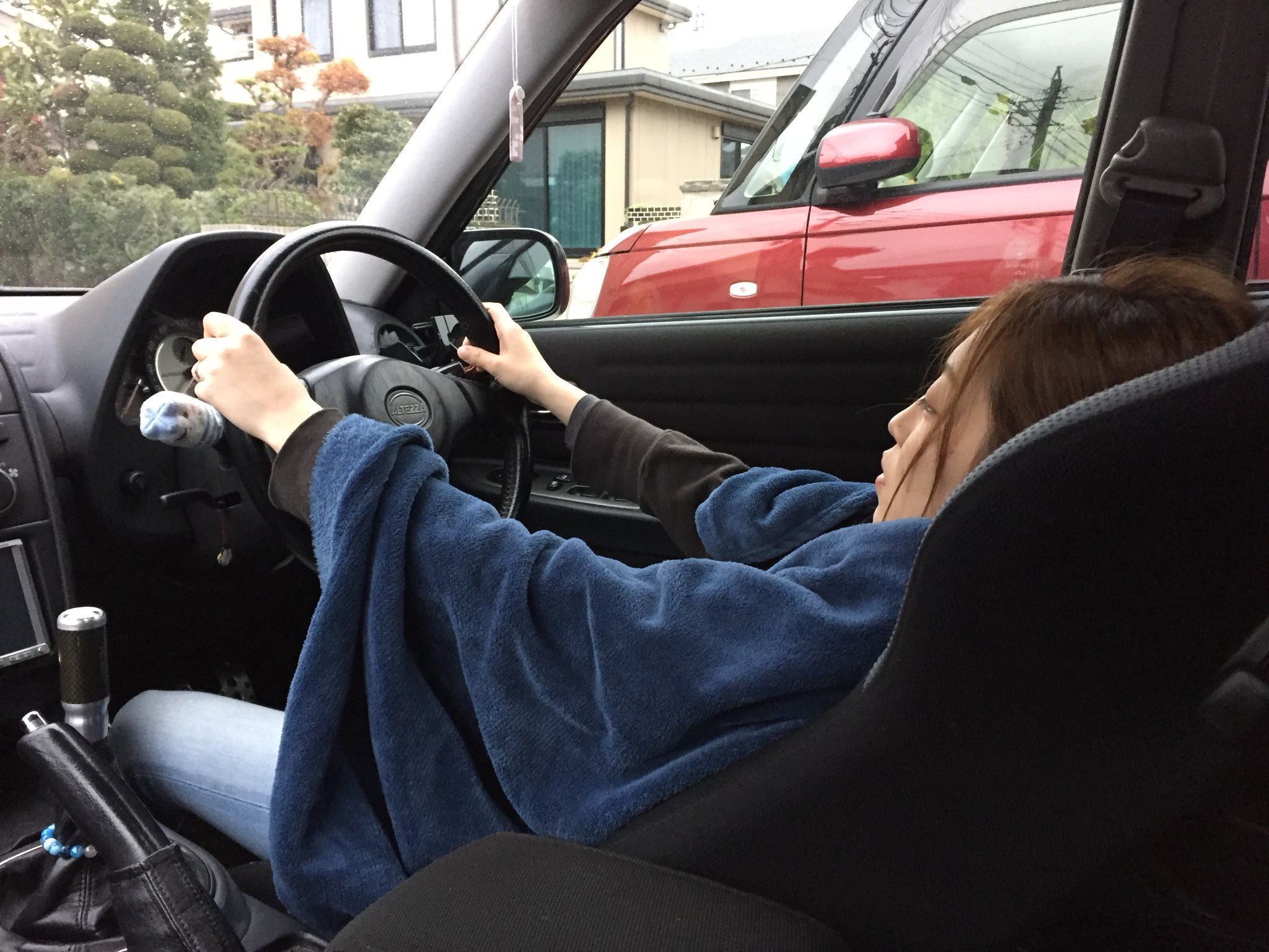 か も 147cmが運転席に座るとこうなります 是非ともmt免許持ってる彼女を作る時の参考にしてください