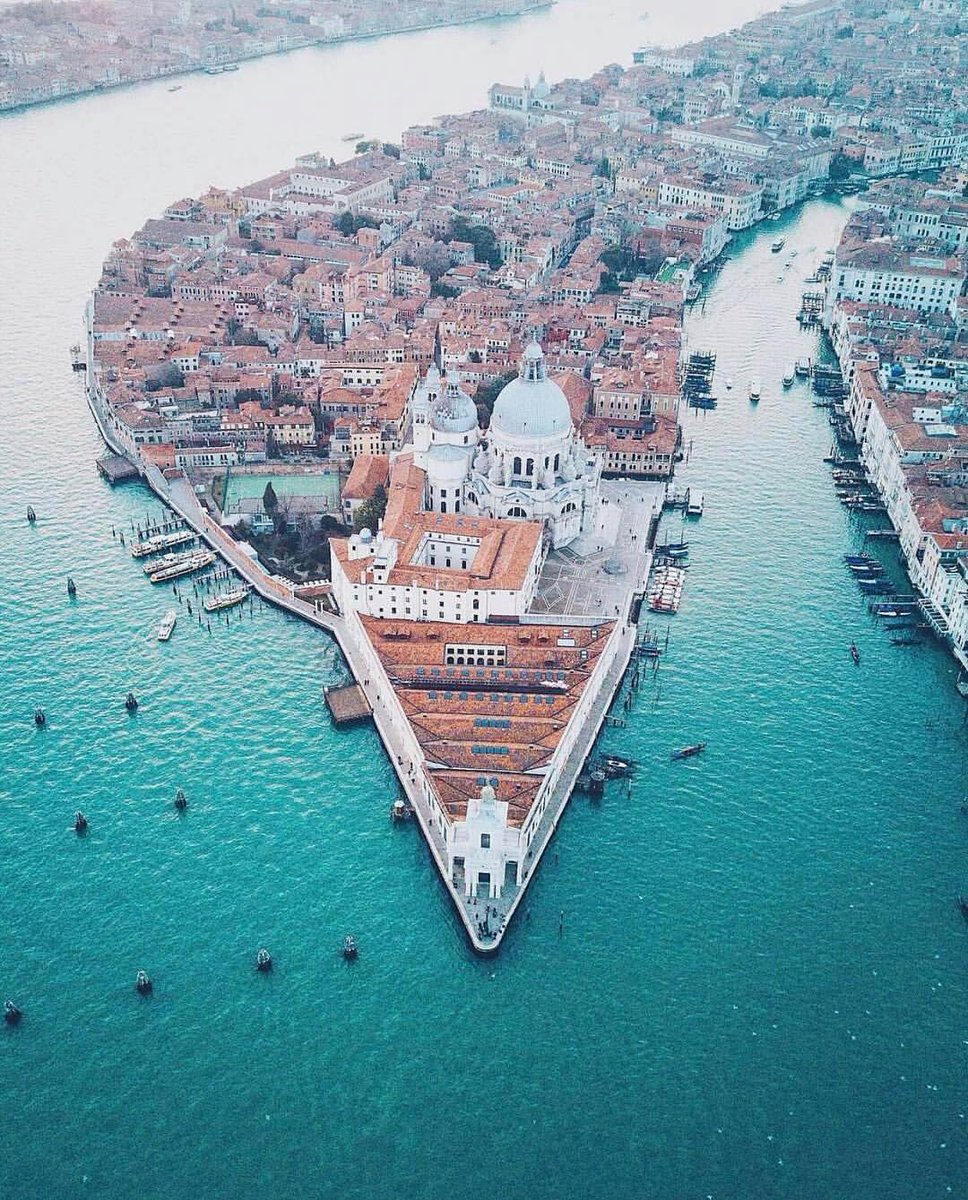 LuoghiDalMondo's tweet photo. Venezia 🇮🇹

📸 idoneman https://t.co/vMs3mmnO52
