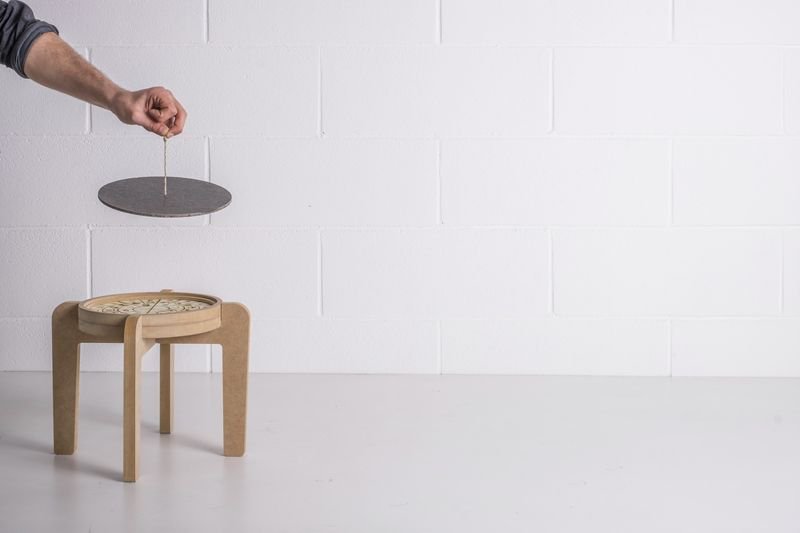 #StanzeSospese, ci vediamo al <a href="/fuorisalone/">Fuorisalone.it</a>, trasformare il carcere anche con il #design: sgabelli ad incastro contenenti un gioco per favorire la comunicazione. In #legno e realizzato <a href="/wemakecc/">wemake.cc</a> con la #cnc :) #Fuorisalone2018 #5vie #designweek #FabLab buff.ly/2v55pi3