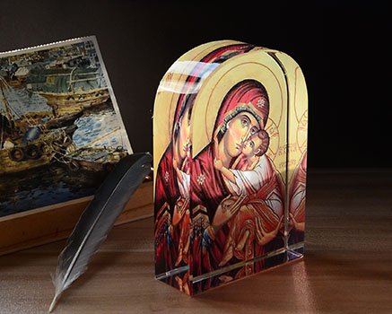 abcde_cn's tweet photo. Crystal #ReligiousGift #Paperweight Mary Madonna Jesus Baby Crystal Paperweight https://t.co/hTmKyinYby