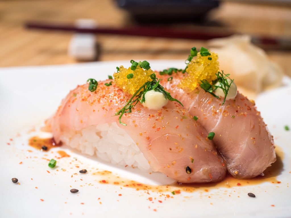 tragaldabaspro's tweet photo. #SushiEnBici, “#restaurante” #japonés dentro del #MercadoDeLaCebada de #Madrid, tiene todo lo que me gusta de un sitio al que ir a comer.

Te lo cuento aquí: https://t.co/w3OYZAfwDy https://t.co/mKHvjBesqE