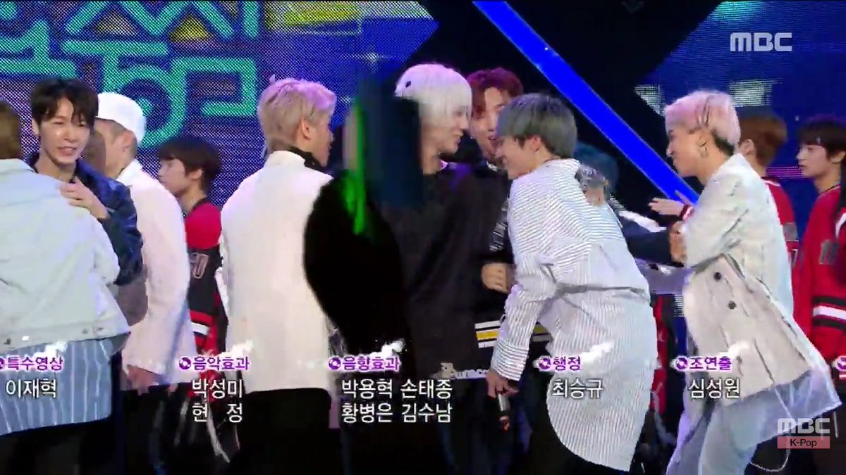 SaSiii___'s tweet photo. ขอบคุณซอนเบนิมSJ มากนะคะ ที่เอ็นดูเด็กๆของเรา💕 #EVERYDAY2stWIN https://t.co/FOtk6HDYCf