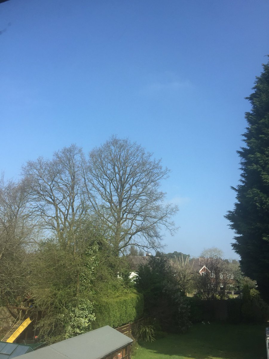 fatsculler's tweet photo. @RowingVoice It’s glorious sunshine about 10 miles south of you at the moment #NotHelpingAmI https://t.co/xzxFxee5TU