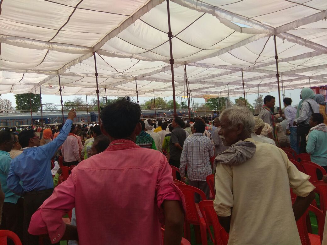 BSNL_CG_Circle's tweet photo. Hon'ble Prime Minister Shri @narendramodi inaugurated Bhanupratappur to Dalli Rajhara Local train routine movement through video conferencing from #Jangla, Bastar, where video link is provided by #BSNL Chhattisgarh team #bsnlcorporate #neerjatiwari https://t.co/LM7EsnhVfO