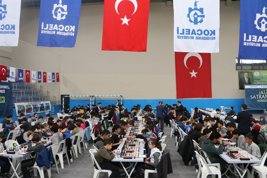 klavuzgenclik's tweet image. Satranç Ligimizin 6. Etabı 78 okuldan 528 sporcunun katılımıyla Başiskele Spor Salonu&apos;nda başladı. #chess #chessfans #checkmate