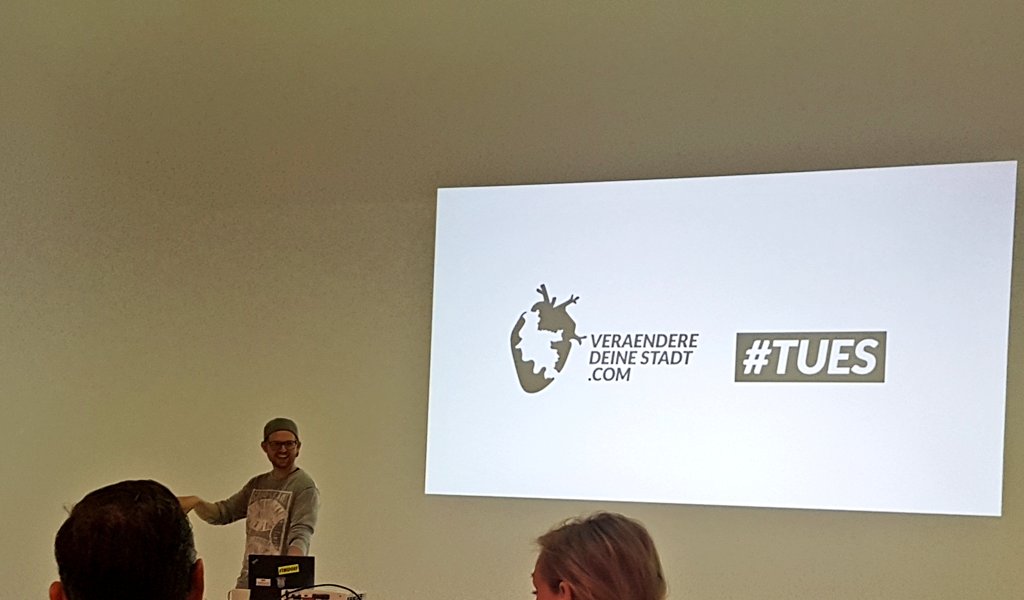 Tweeteve13's tweet photo. Weiter geht's mit Inspiration und Taten. Packen wir es an 💪😊
#tues 
#inspirationbrunch
#suchderstadtbestes 
#veränderedeinestadt https://t.co/8FYe76EB3T
