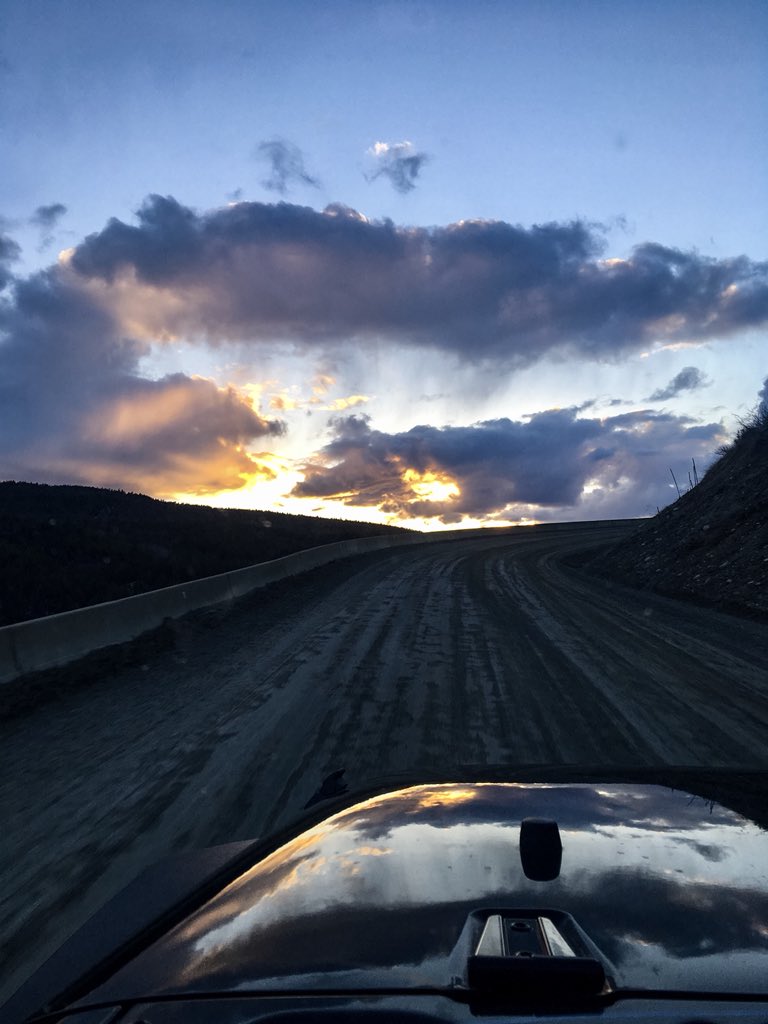 artbybiancaa's tweet photo. Nothing in this world is permanent, so I’ll take it when I can...like my peaceful drive home with this view ☀️
#beautifulsky #JeepTime #Driveing #stunningclouds #rockcreekbc #twilight #sunset #ilovejeeps #dirtroads #BCphotos #clouds https://t.co/8YmoTpsfIR