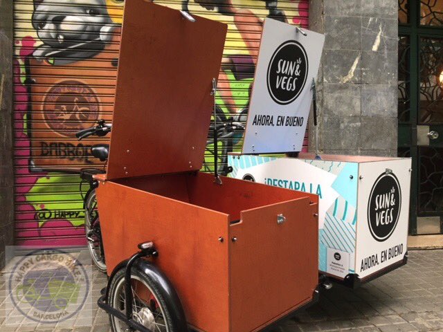 HappyCargobike's tweet photo. La diferencia en la caja normal y la #customizada. Realizamos y modificamos su #bicicletacarro #cargobike a su imagen. https://t.co/HTEgjUo7wL https://t.co/Nn6ZqclrSK